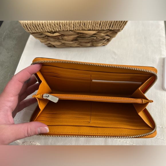 Coach Wallet - Picture 4 of 9